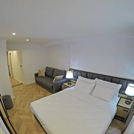 Prime فندق تيرانا